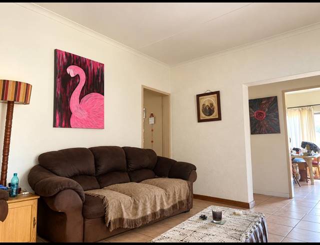 3 BEDROOM HOUSE FOR SALE IN BIRCHLEIGH NORTH